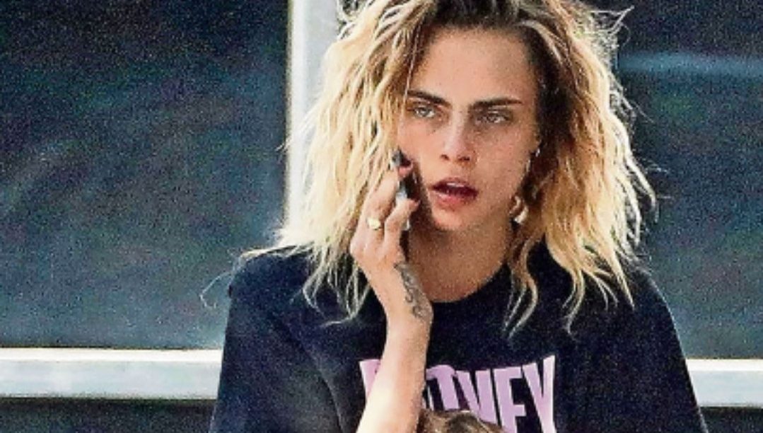 Margot Robbie Looks VERY Distressed Hours After Leaving Friend Cara