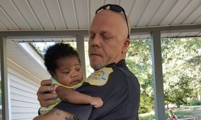 A Cop Was Called On A Child Choking. When He Arrived The Baby Wasn't Breathing, But Seconds Later It's A Miracle