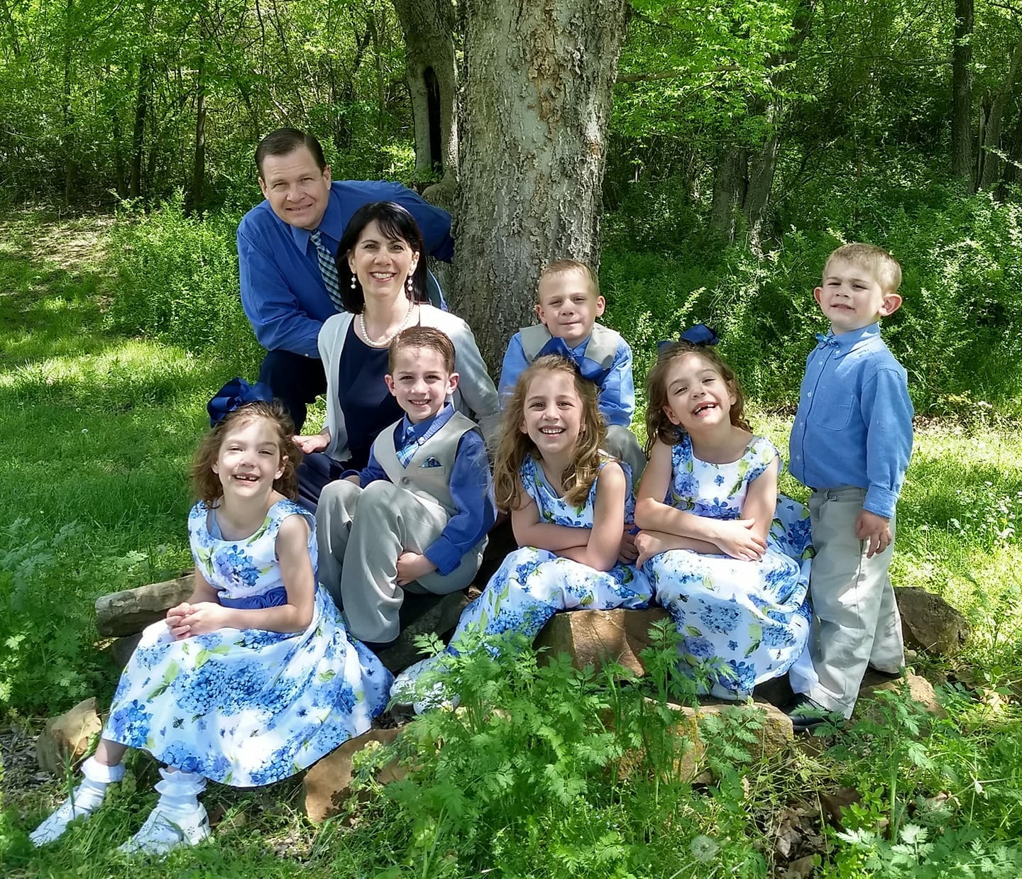 Un couple désespéré adopte des triplés Puis le médecin leur parle de la nouvelle échographie