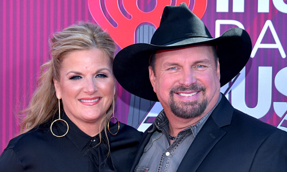 Garth Brooks Faces Widespread Boycott Of His Bar And Music After Making ...