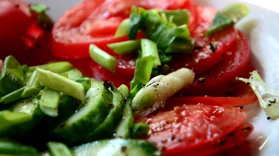 Here's Why Tomatoes And Cucumbers Should Never Be Put In The Same Salad
