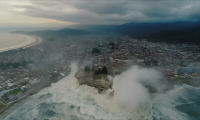 Shocking Video Shows The First Waves Of The Ocean Tsunami That Killed 220,000 People