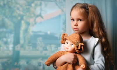 Little Girl Is Told By The Cashier To Choose A Doll That "Looks Like Her" The Girl's Answer Leaves The Cashier Speechless