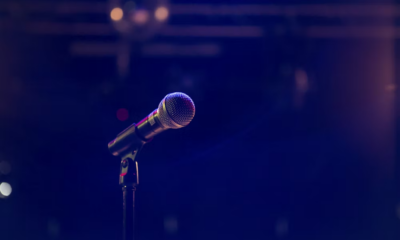 She Handed Me The Mic Expecting A Disaster, But My Voice Silenced The Entire Room