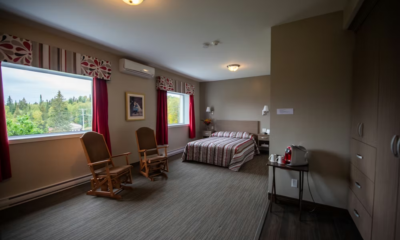 Her Daughter Smashed Her Phone And Took Control Of Her Life. What This 62-Year-Old Did Next Was Brilliant