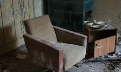 She Dragged A Discarded Sofa Home From The Dumpster, But What They Found Inside Changed Everything