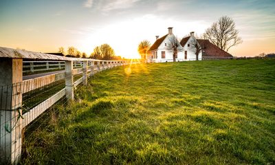 Mom Dumped Me At Aunt June’s Ranch At 13 — “Your Sister Deserves Better”
