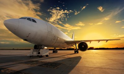 A Father’s Quiet Sacrifice Took Him And His Daughter On A Flight — Then Something Unexpected Happened
